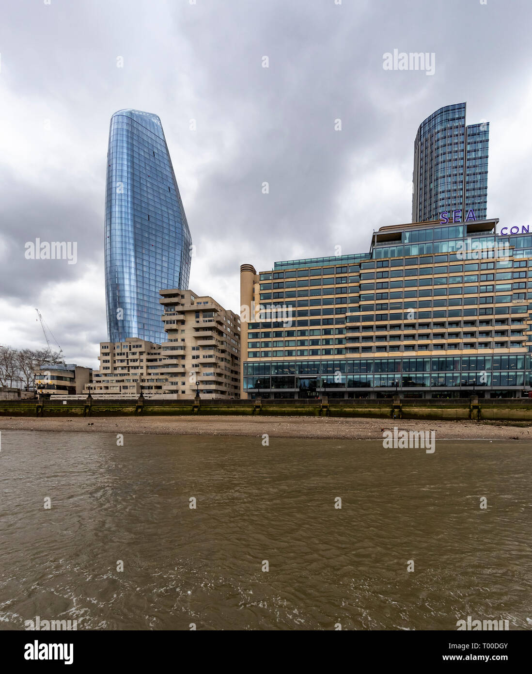 1 Blackfriars Turm und Seecontainer Hotel. Themse, London Stockfoto