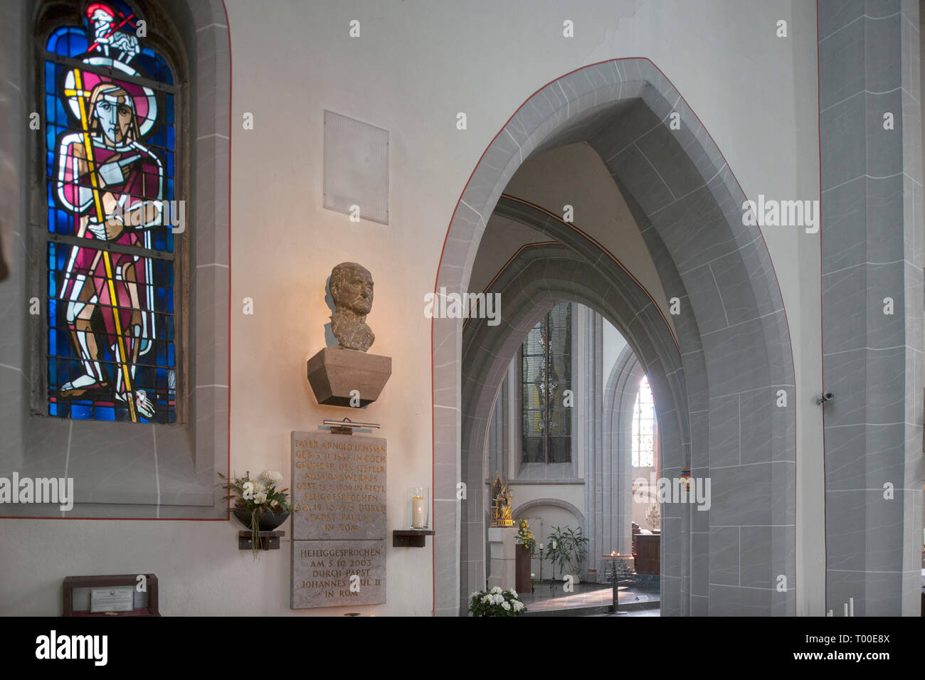 Deutschland, Nordrhein-Westfalen, Kreis Kleve, Goch, katholische Pfarrkirche Sankt Maria Magdalena, Arnold Janssen, Gründer der Styler Missionare im l Stockfoto