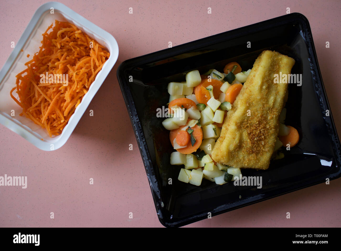 Convenience Food in Kunststoff Verpackung - bereit zu essen Stockfoto
