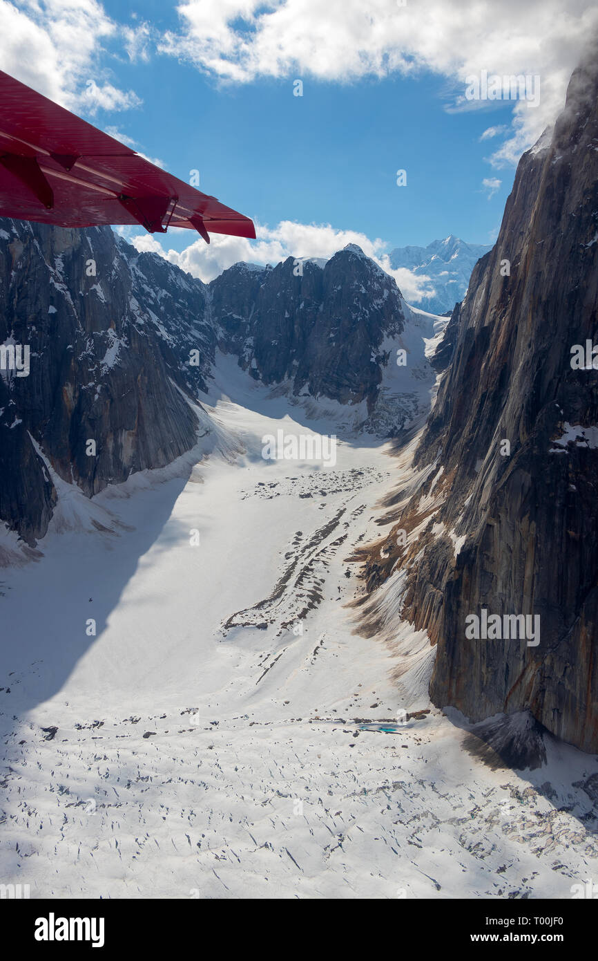 Flug über Gletscher in der Alaska Range Stockfoto