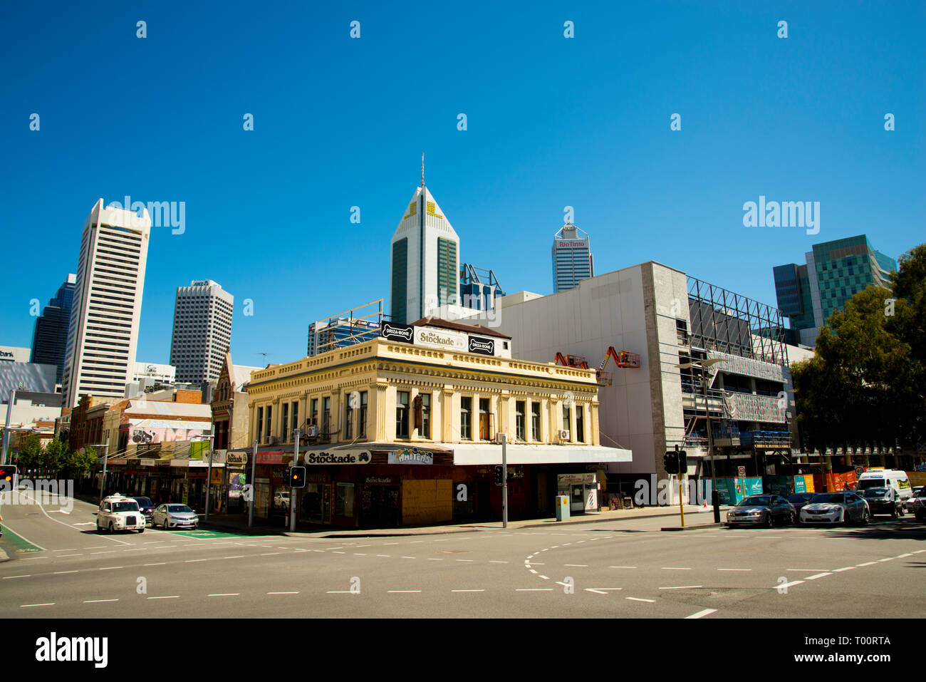 PERTH, Australien - März 13, 2019: Gebäude auf Wellington & Barrack Street in Perth CBD Stockfoto