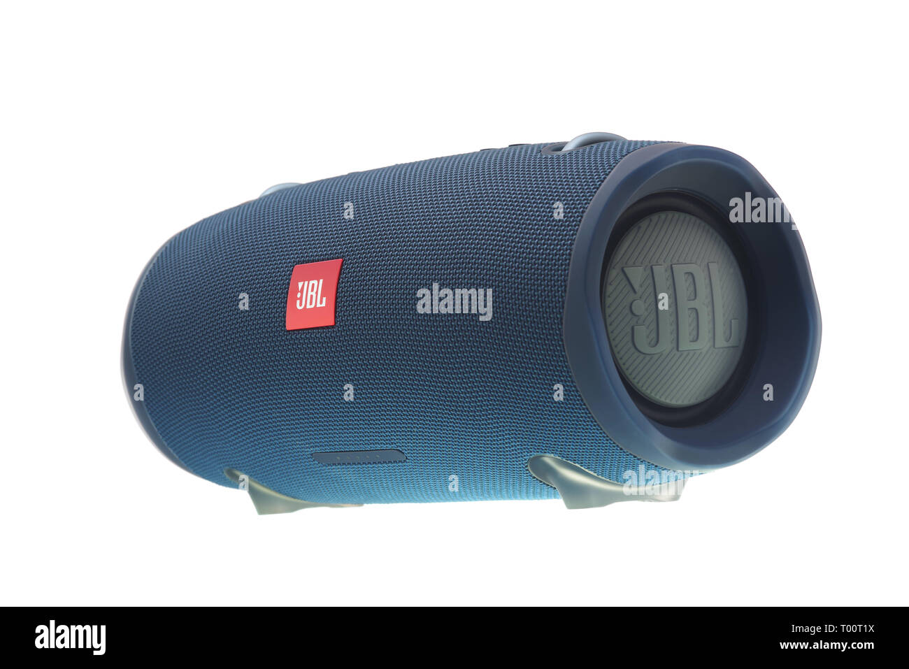 PIATRA Neamt, Rumänien - 26. JANUAR 2019: JBL Bluetooth Lautsprecher auf einem weißen Hintergrund. JBL Extreme ist ein tragbarer Lautsprecher von Harman, dass del Stockfoto