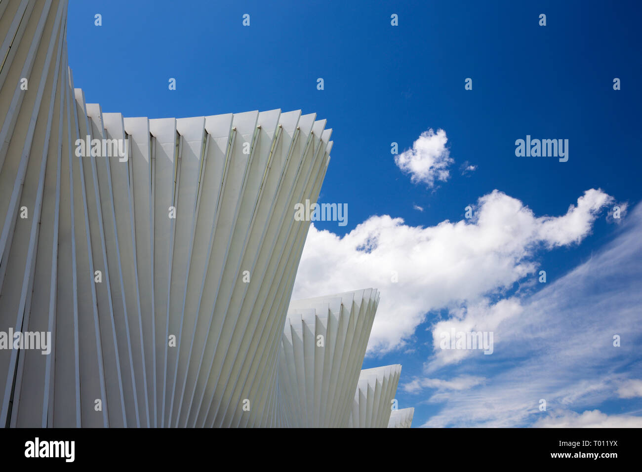 REGGIO EMILIA, Italien, 13. April 2018: Die Reggio Emilia AV Mediopadana Bahnhof von Architekt Santiago Calatrava. Stockfoto