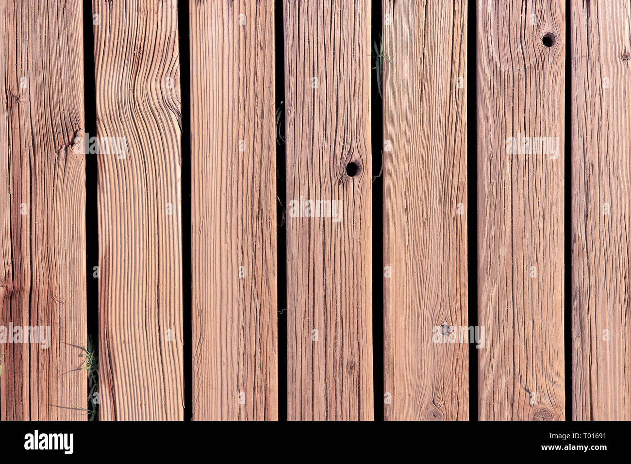 Holz- Strand weg. Holzplanken Textur. Holzbretter Hintergrund. Vertikale Richtung. Stockfoto