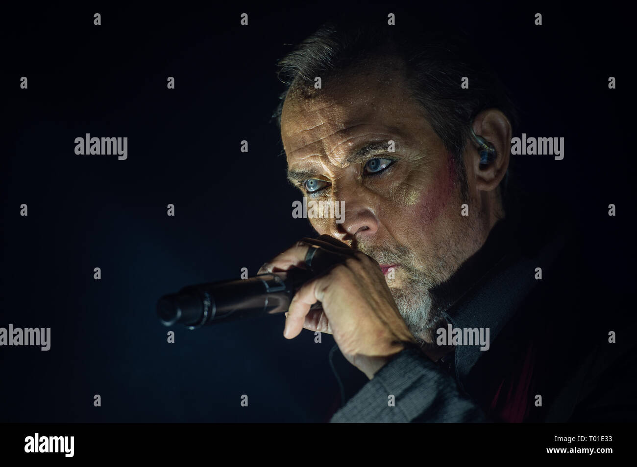 Peter Murphy, Sänger und Chef der englischen 80's Dark Rock Band Bauhaus. im Konzert an Orion-Club, Ciampino, Rom, Italien, 21-11-2018 Stockfoto Peter Murphy, Sänger und Chef der englischen 80's Dark Rock Band Bauhaus. im Konzert an Orion-Club, Ciampino, Rom, Italien, 21-11-2018 Stockfoto