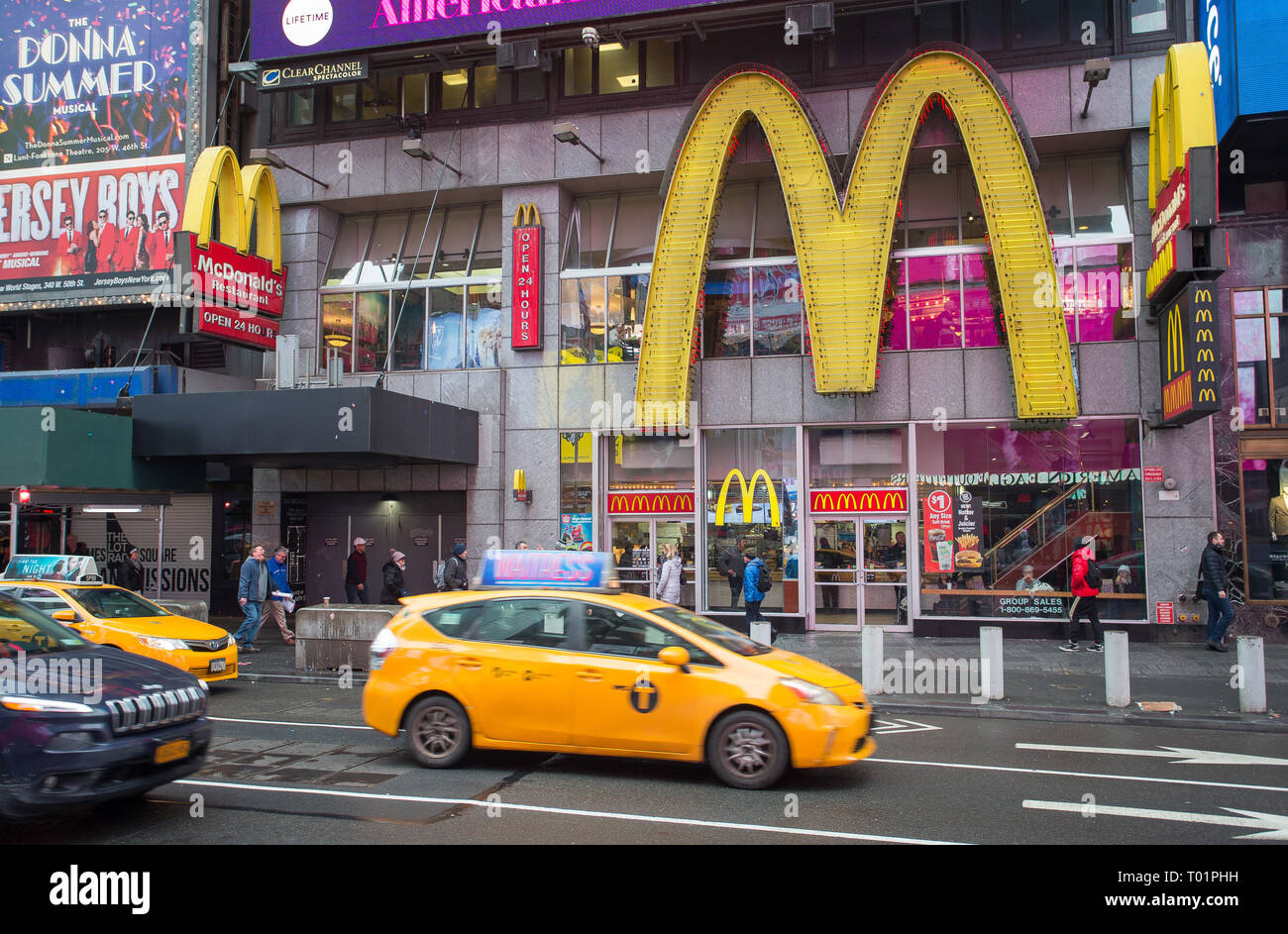 McDonald's Restaurant fast food in Times Square, New York City, NY, USA. Stockfoto