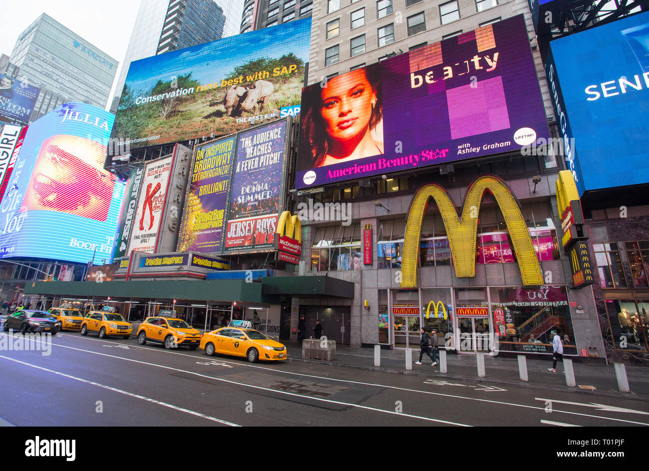 McDonald's Restaurant fast food in Times Square, New York City, NY, USA. Stockfoto