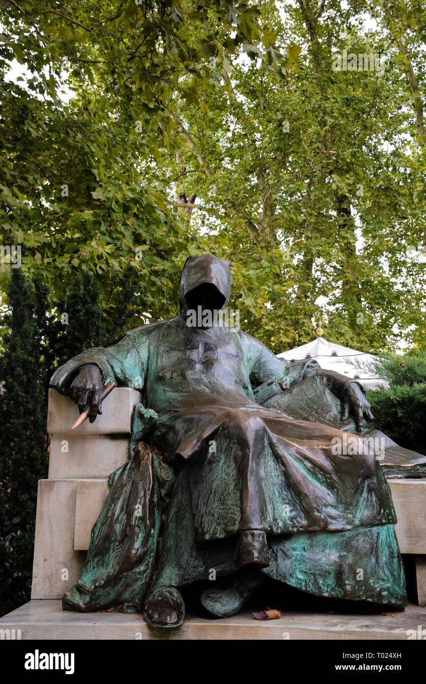 Budapest, Ungarn, September, 13, 2019 - Statue von Gallus Anonymus, der Autor von "Die Taten der Ungarn Stockfoto