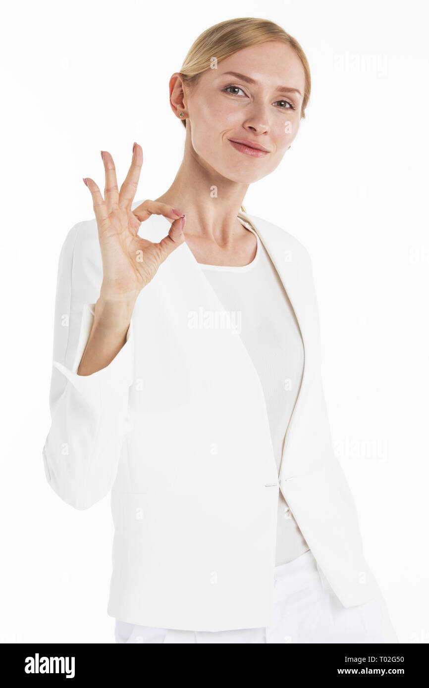 Schöne Mitte nach Geschäftsfrau, okay Hand Zeichen Zeichen auf weißem Hintergrund Stockfoto