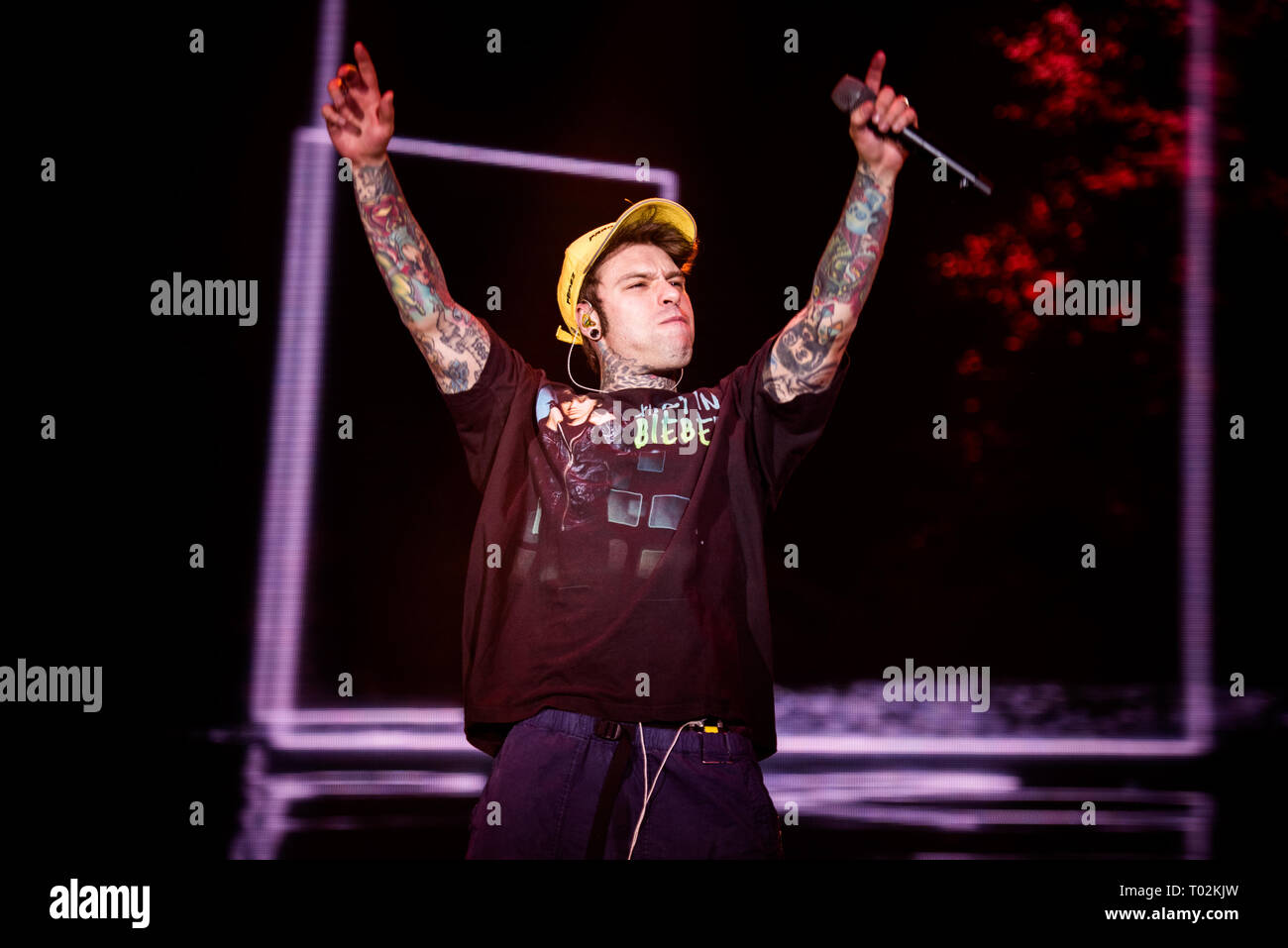 Torino, Italien. 16. März 2019. Die Italienischen rapper Fedez live auf der Bühne für seinen ersten "Paranoia Airlines' Tour Konzert in Turin, am Pala Alpitour Credit: Alessandro Bosio Credit: Alessandro Bosio/Alamy leben Nachrichten Stockfoto