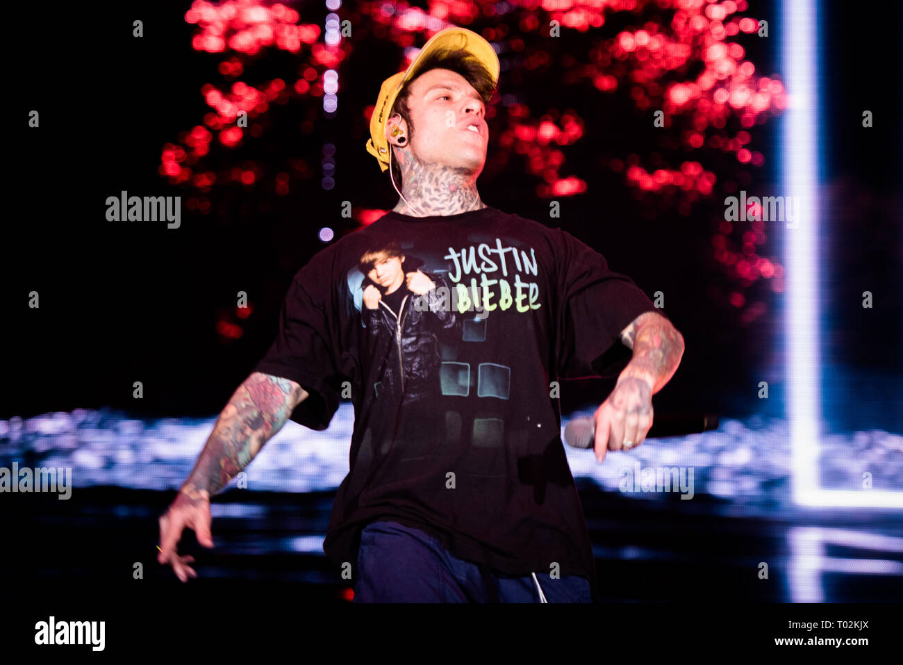 Torino, Italien. 16. März 2019. Die Italienischen rapper Fedez live auf der Bühne für seinen ersten "Paranoia Airlines' Tour Konzert in Turin, am Pala Alpitour Credit: Alessandro Bosio Credit: Alessandro Bosio/Alamy leben Nachrichten Stockfoto