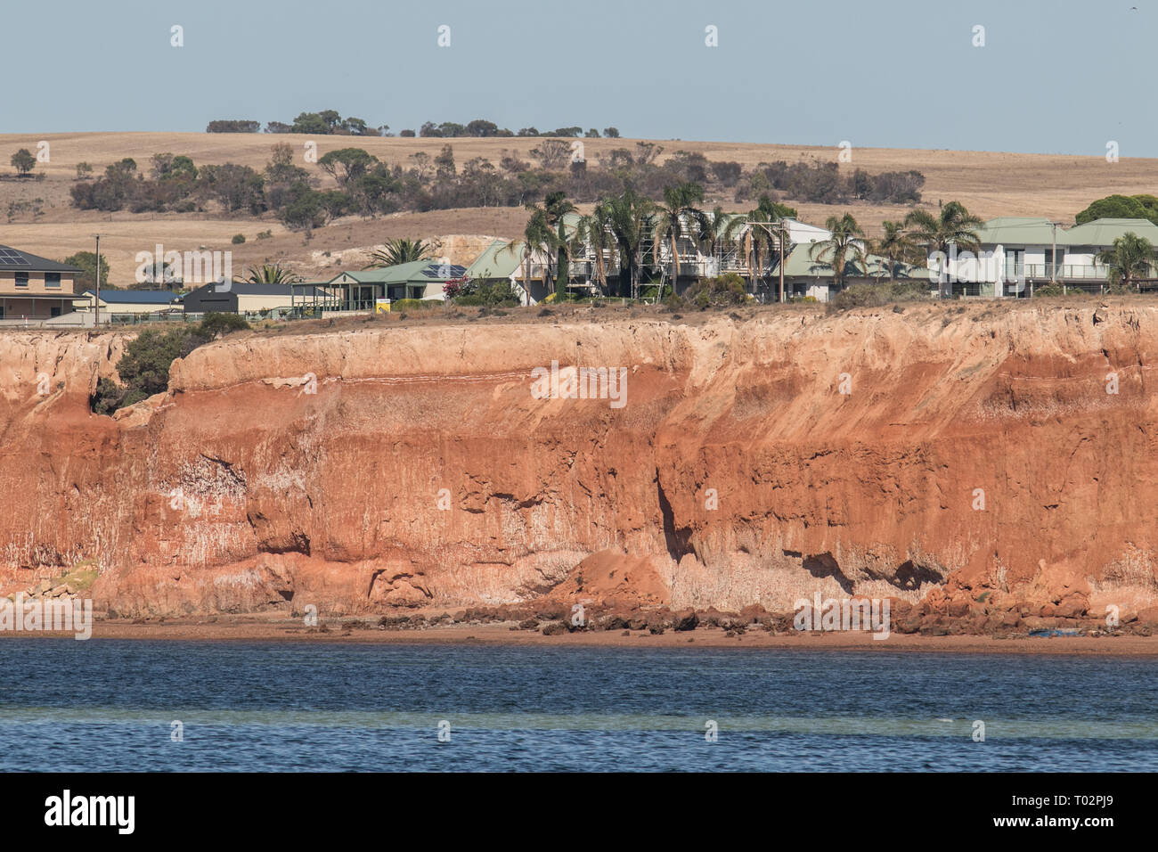 Ardrossan South Australia, 17. März 2019. Die hoch aufragenden roten Felsen in der Nähe von Ardrossan auf Gulf Saint Vincent gebadet in schöner Morgen Sonnenschein Credit: Amer ghazzal/Alamy leben Nachrichten Stockfoto