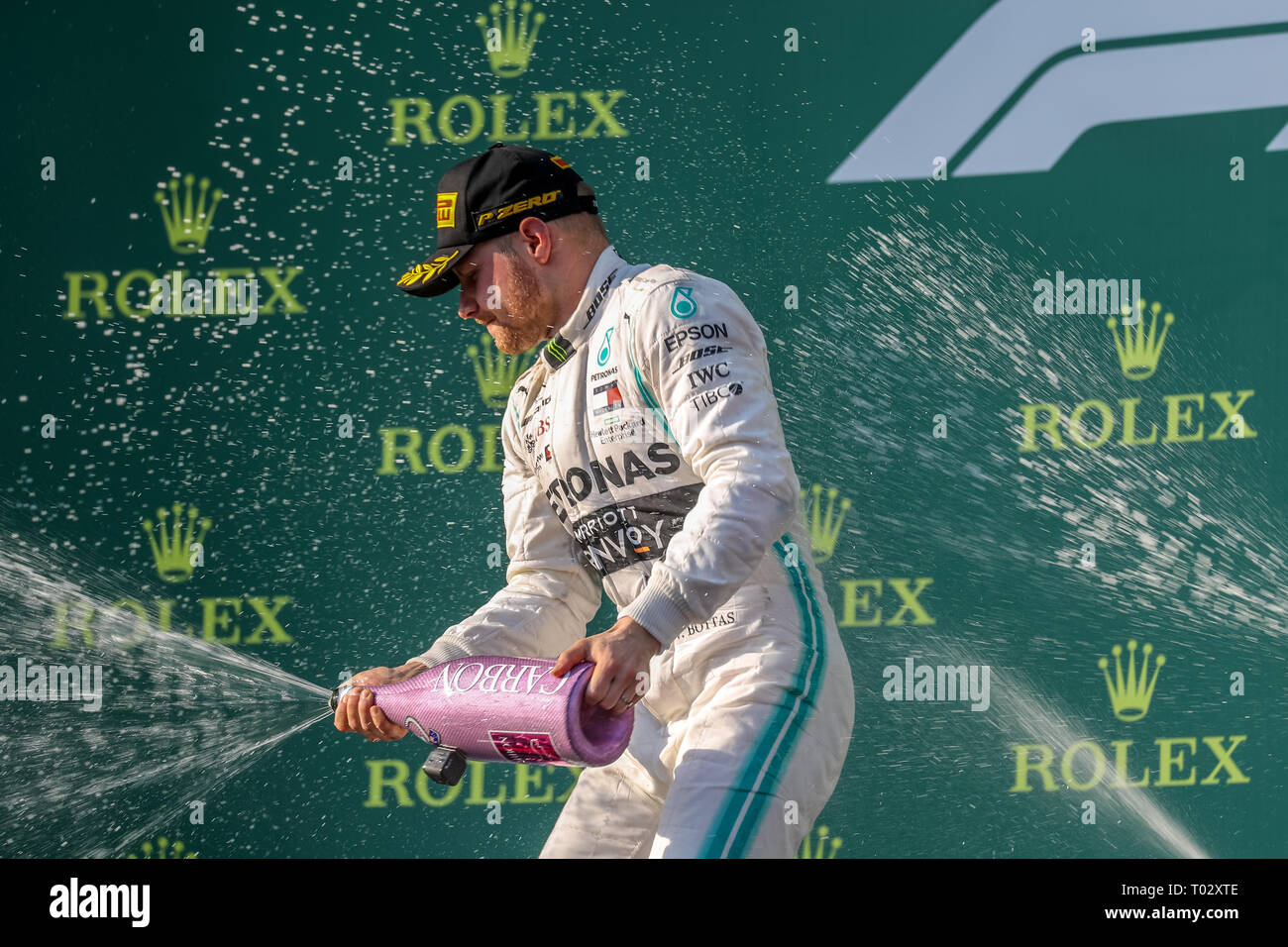 Melbourne, Australien. 17. März 2019. FIA-Formel-1-Weltmeisterschaft 2019 - Formel Eins Rolex Grand Prix von Australien. Siegertreppchen Feiern nach Rennen 1 - Podium - Platz 1 - Nr. 77 Valtteri Bottas (Finnland) Rennen für Mercedes-AMG PETRONAS Motorsport Fahren seines Mercedes WD 10 - Platz 2 Nr. 44 - Lewis Hamilton (Großbritannien) Rennen für Mercedes-AMG PETRONAS Motorsport Fahren seines Mercedes WD 10 -3.Platz - Nr. 33 Max Verstappen (Niederlande) für Aston Martin Racing Red Bull Racing Team fährt sein Red Bull Racing Honda RB 15 Credit: Brett Keating/Alamy leben Nachrichten Stockfoto