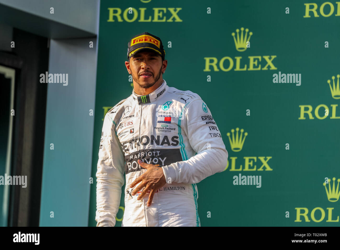 Melbourne, Australien. 17. März 2019. FIA-Formel-1-Weltmeisterschaft 2019 - Formel Eins Rolex Grand Prix von Australien. Siegertreppchen Feiern nach Rennen 1 - Podium - Platz 1 - Nr. 77 Valtteri Bottas (Finnland) Rennen für Mercedes-AMG PETRONAS Motorsport Fahren seines Mercedes WD 10 - Platz 2 Nr. 44 - Lewis Hamilton (Großbritannien) Rennen für Mercedes-AMG PETRONAS Motorsport Fahren seines Mercedes WD 10 -3.Platz - Nr. 33 Max Verstappen (Niederlande) für Aston Martin Racing Red Bull Racing Team fährt sein Red Bull Racing Honda RB 15 Credit: Brett Keating/Alamy leben Nachrichten Stockfoto