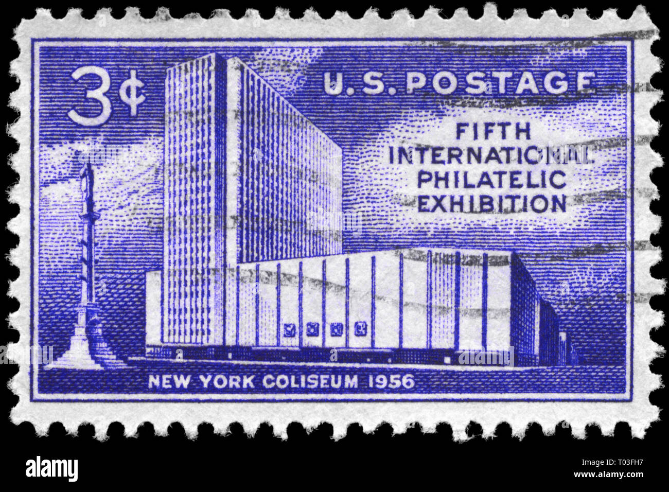 USA - ca. 1956: einen Stempel in den USA gedruckten zeigt New York Coliseum & das Kolumbus Denkmal, FIPEX, New York City, ca. 1956 Stockfoto