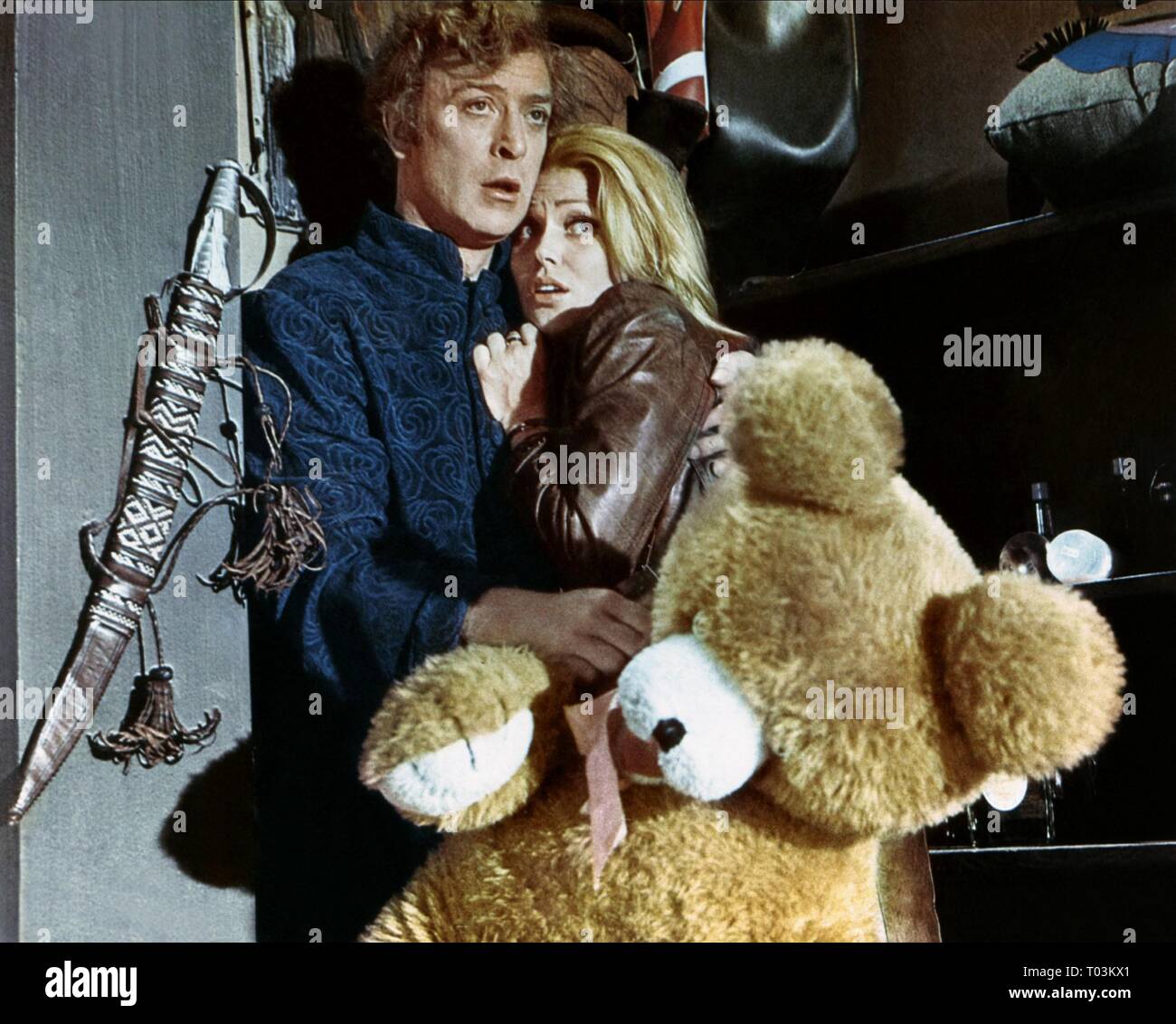 MICHAEL CAINE, MARGARET BLYE, ITALIAN JOB, 1969 Stockfoto