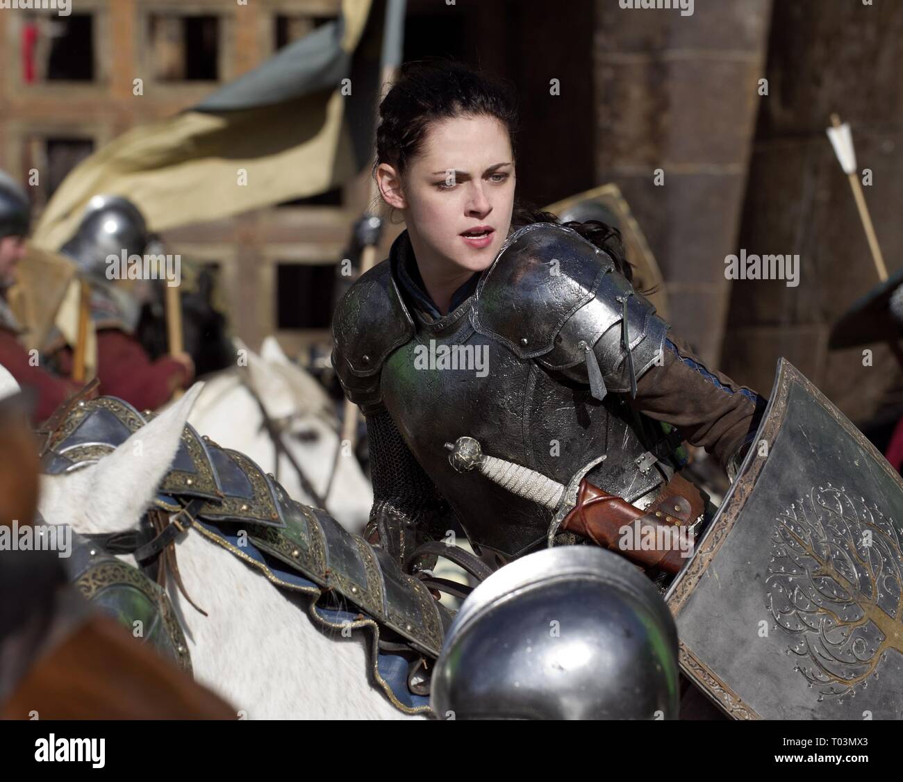Kristen Stewart Snow White Huntsman Stockfotos Und Bilder Kaufen Alamy
