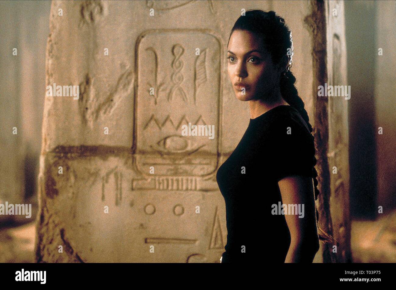 Tomb Raider Angelina Jolie 2001 Stockfotos und -bilder Kaufen - Alamy