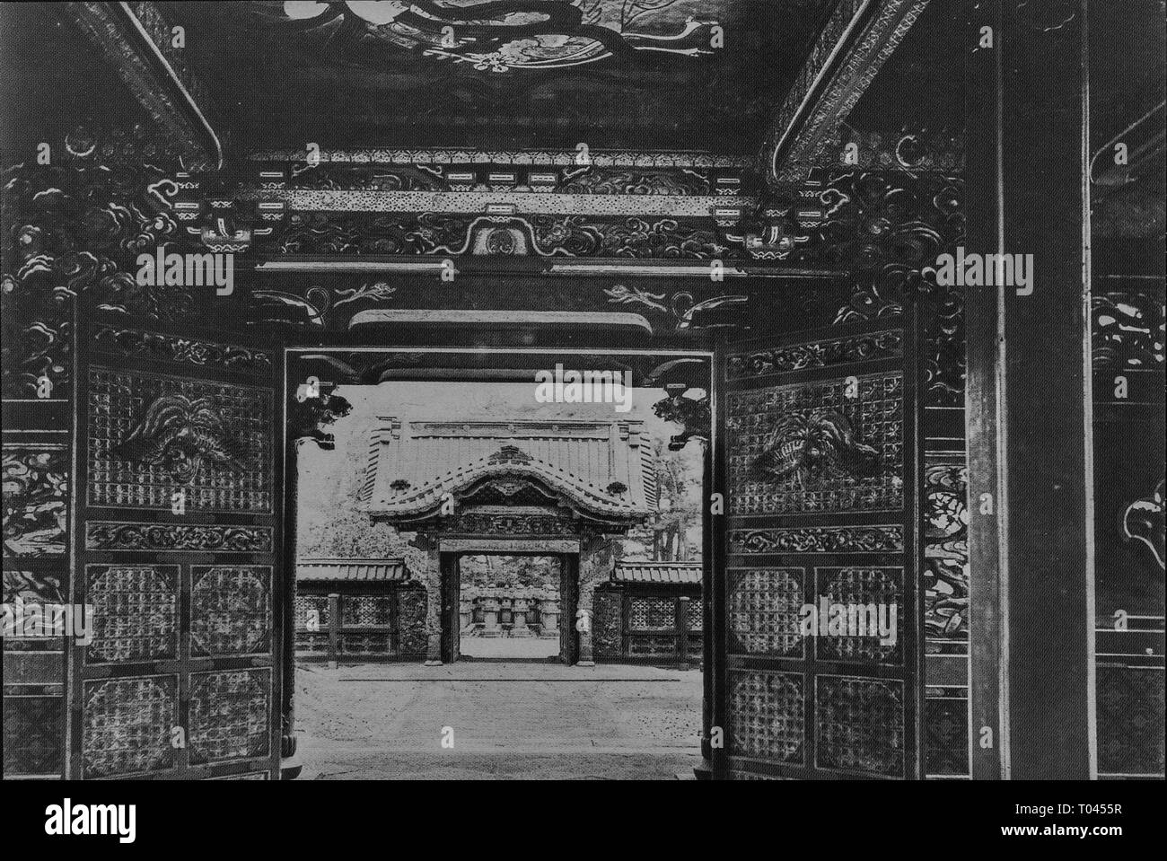 Altes Foto von Zojoji Tempel, Minato-Ku, Tokyo, Japan. Yushoin-den Mausoleum. Okunoin Mitte Tor. Stockfoto