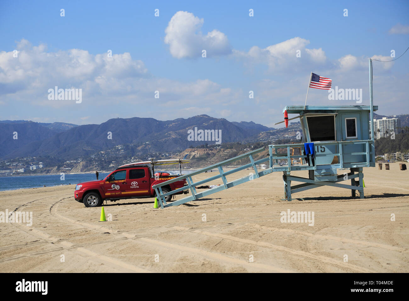Strand, Rettungsschwimmer Station, Santa Monica, Malibu Berge, Los Angeles, Kalifornien, USA Stockfoto