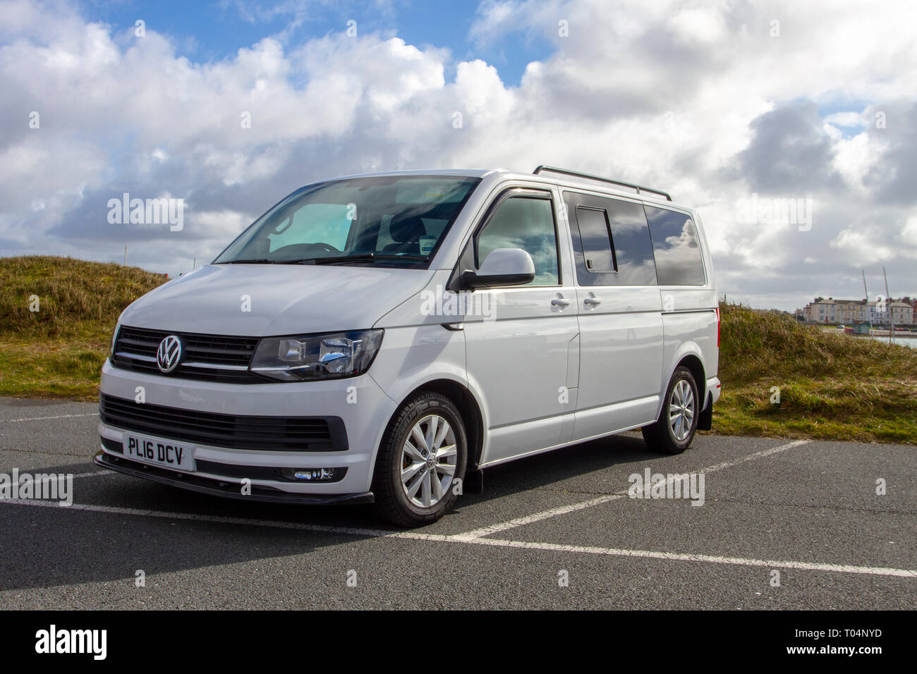 Weiß 2016 VW Volkswagen Transporter T28 H-LN TDI Stockfoto