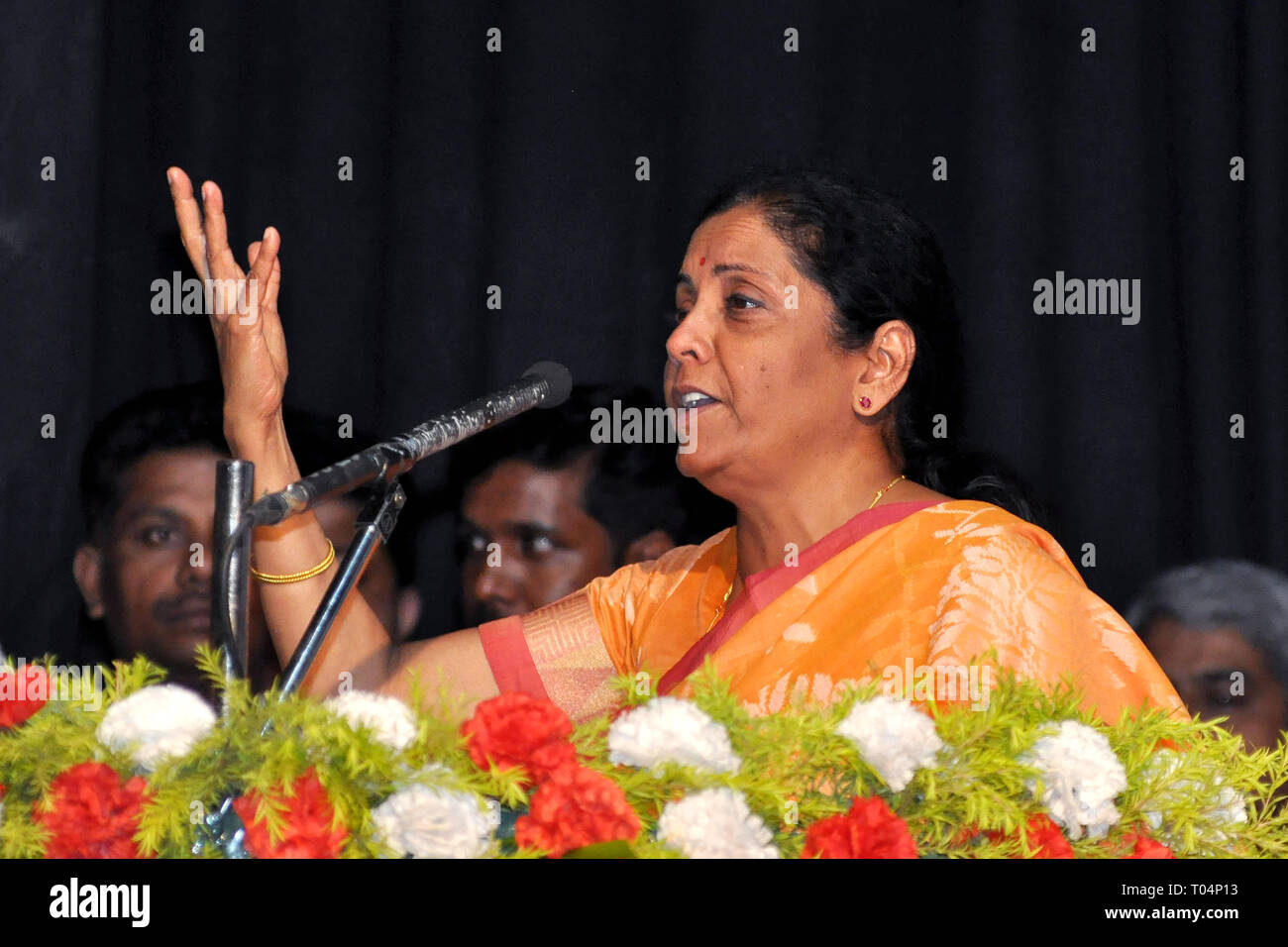 Kolkata, Indien. 17 Mär, 2019. Verteidigungsminister Nirmala Sitharaman Adresse auf einem Seminar ist, dass Indien die Nationale Sicherheit und Perspektive auf West Bengalen und Nordosten. Credit: Saikat Paul/Pacific Press/Alamy leben Nachrichten Stockfoto