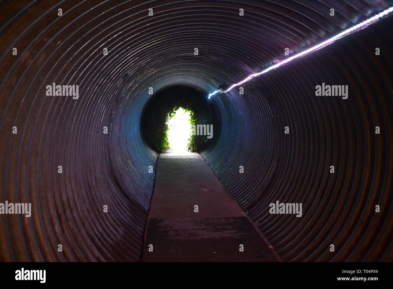 Weg aus/Ausfahrt Tunnel von Kelvedon Hatch Secret Nuclear Bunker, Brentwood, Essex, Großbritannien Stockfoto