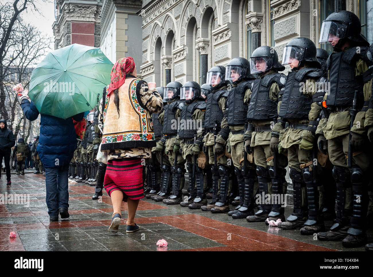 Rechtsgerichtete Nationalisten protestieren gegen den ukrainischen Präsidenten Poroschenko in Kiew, Ukraine. Stockfoto