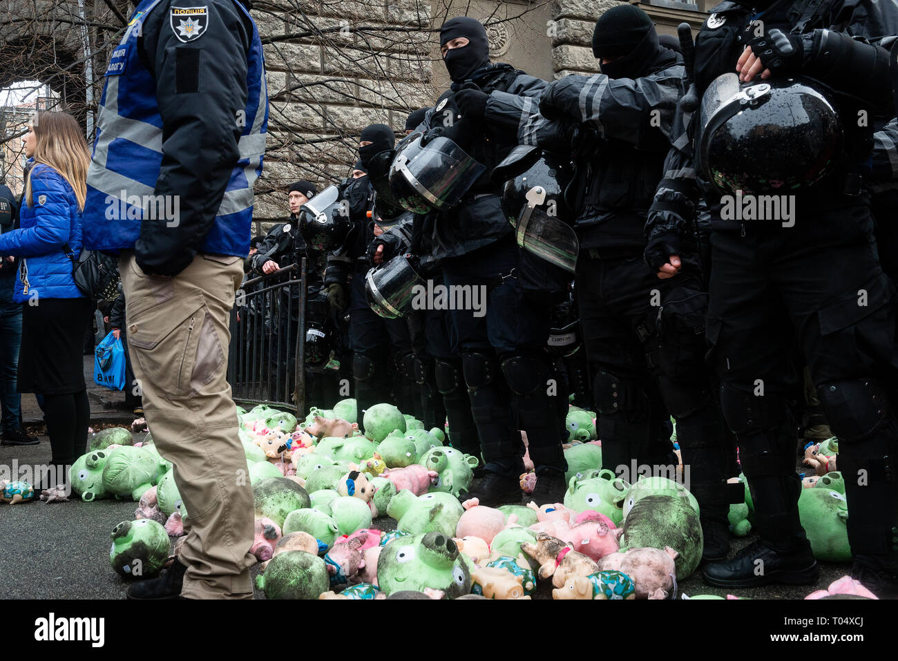 Rechtsgerichtete Nationalisten protestieren gegen den ukrainischen Präsidenten Poroschenko in Kiew, Ukraine. Stockfoto