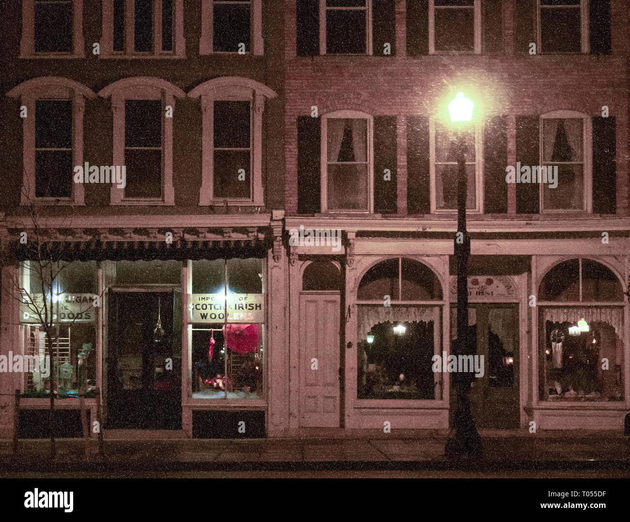 Ruhigen Stadt an einer verschneiten Nacht Stockfoto