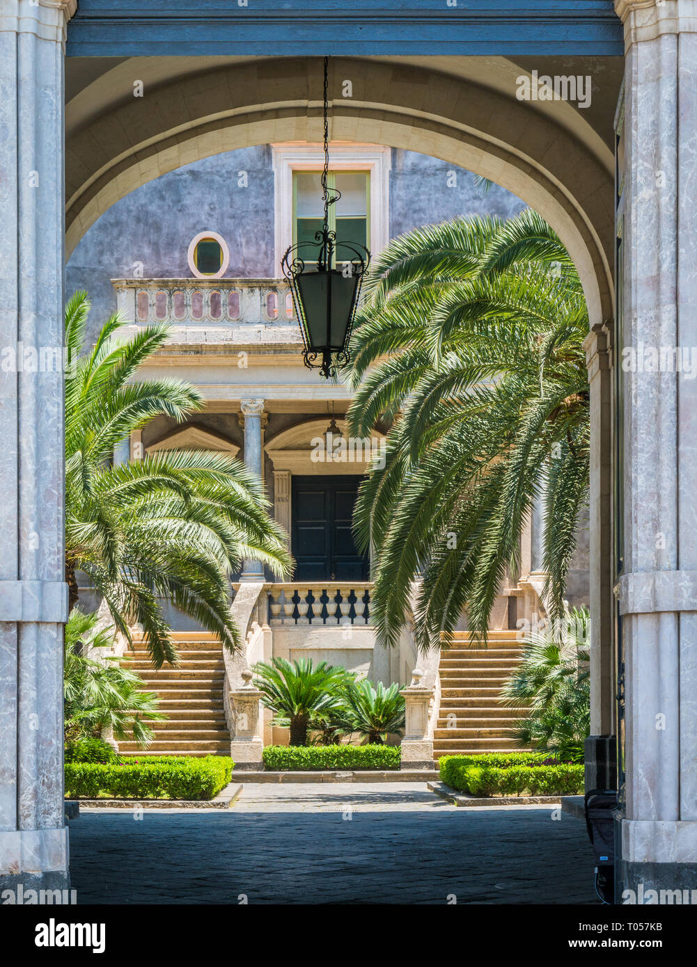 Innenhof der Universität Catania, Sizilien, Süditalien. Stockfoto