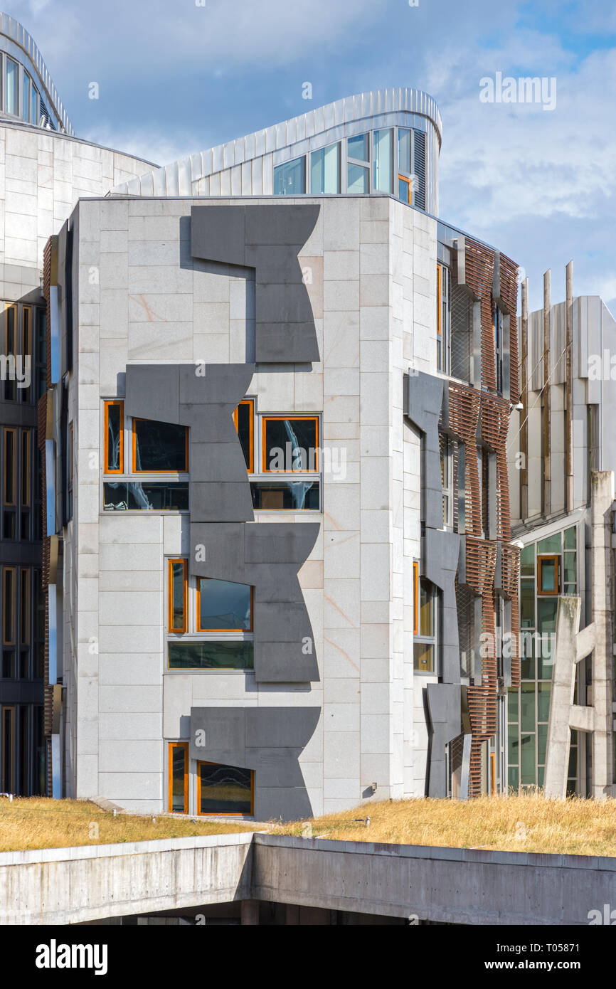 Windows auf das schottische Parlament Gebäude (von Enric Miralles 2004), Holyrood, Edinburgh, Schottland, Großbritannien Stockfoto