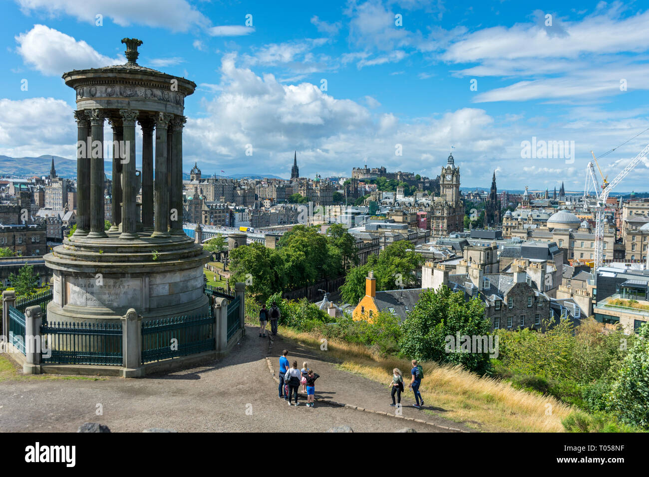 Edinburgh vom Dugald Stewart Monument (William Henry Playfair 1831). Calton Hill, Edinburgh, Schottland, Großbritannien Stockfoto