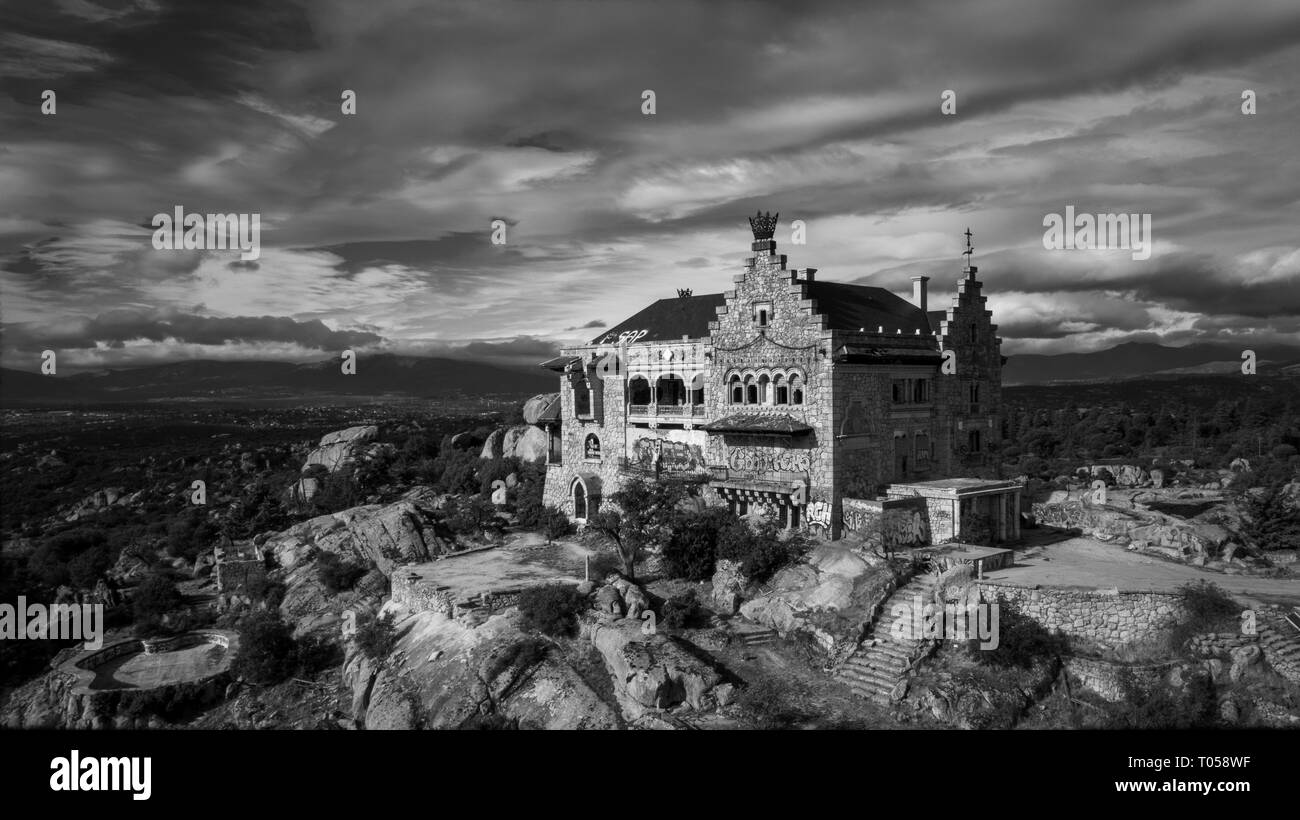 Palacio del Canto del Pico ist ein eklektisches Gebäude des 20. Jahrhunderts, in der spanischen Gemeinde Torrijos, Madrid. Stockfoto