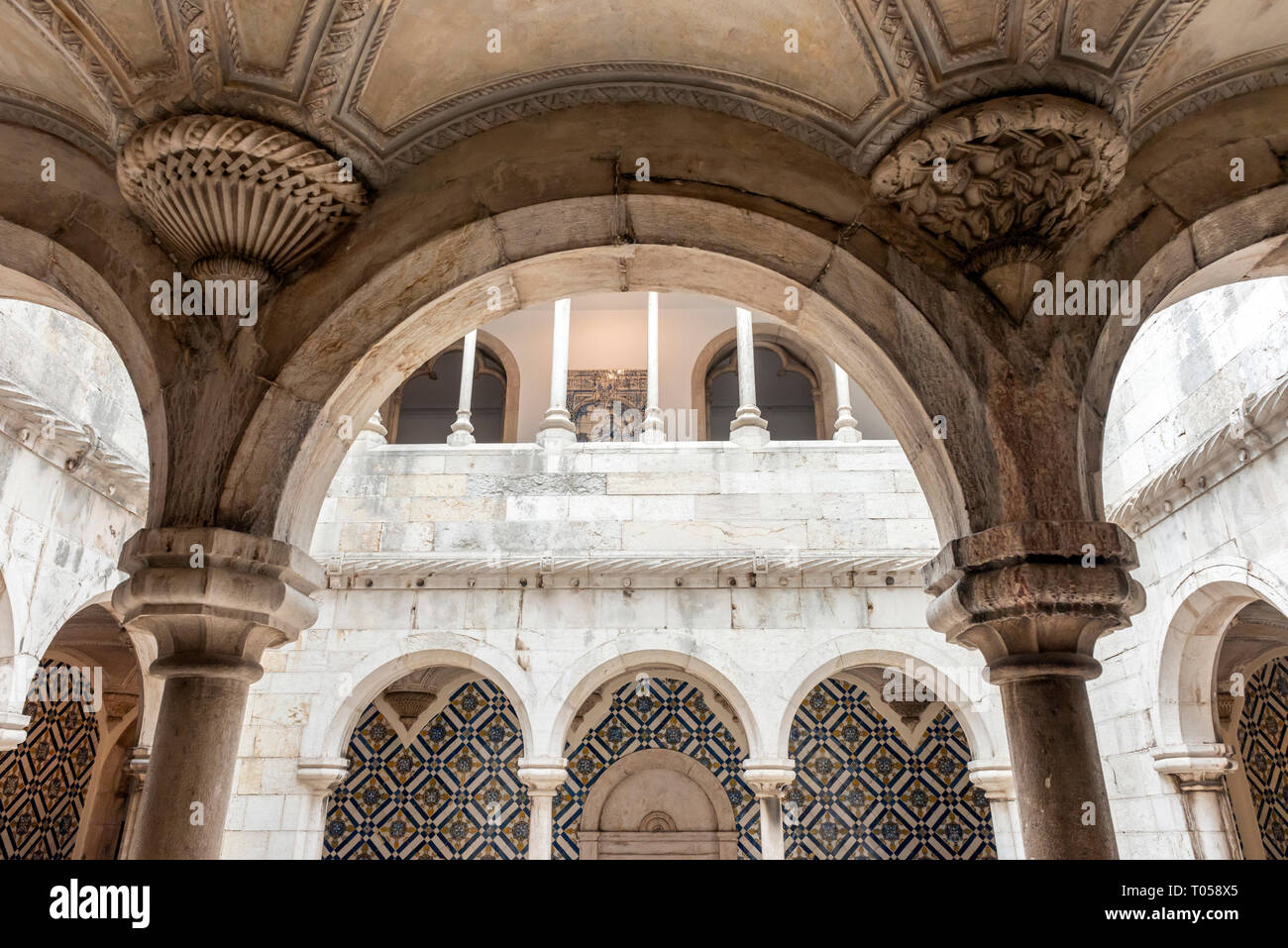 Kreuzgang des Klosters von Madre Deus in Lissabon, Portugal Stockfoto
