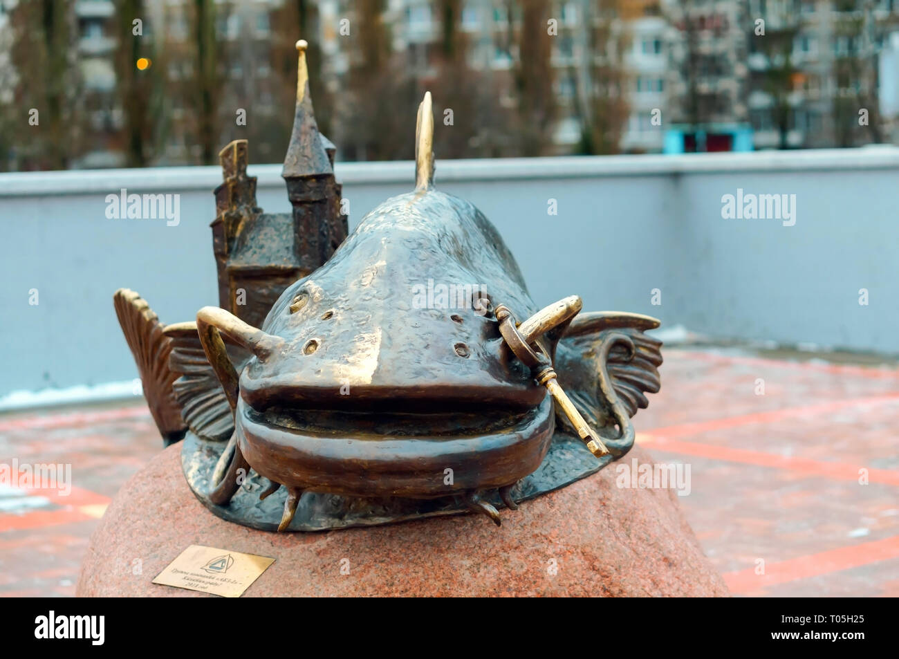 Denkmal "Wels", eine bronzene Denkmal für die "Fische Wels', Kaliningrad, Russland, 05. Januar 2019 Stockfoto