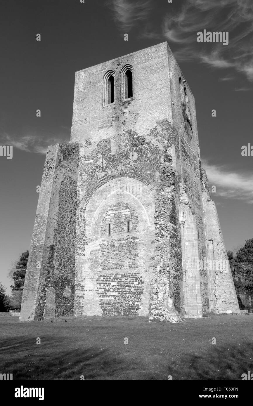 Schwarz-weiß-Bild von der quadratische Turm von St. Winoc Abbey, Bergues, Nord Pas de Calais, Frankreich Stockfoto