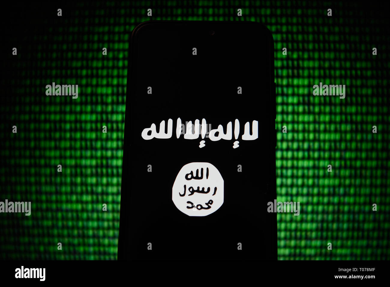 Islamischen Staat Fahne wird auf ein Android Mobiltelefon gesehen Stockfoto