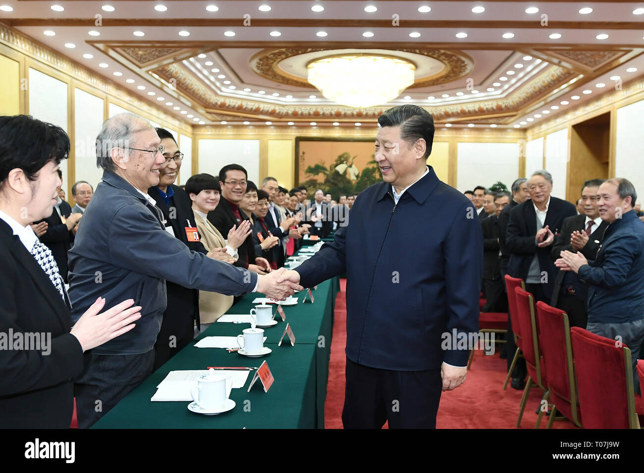 Peking, China. 18 Mär, 2019. Der chinesische Präsident Xi Jinping, auch Generalsekretär der Kommunistischen Partei Chinas und Vorsitzender der Zentralen Militärkommission, leitet ein Symposium für Lehrer der ideologischen und politischen Theorie in Peking, der Hauptstadt von China, 18. März 2019. Credit: Xie Huanchi/Xinhua/Alamy leben Nachrichten Stockfoto