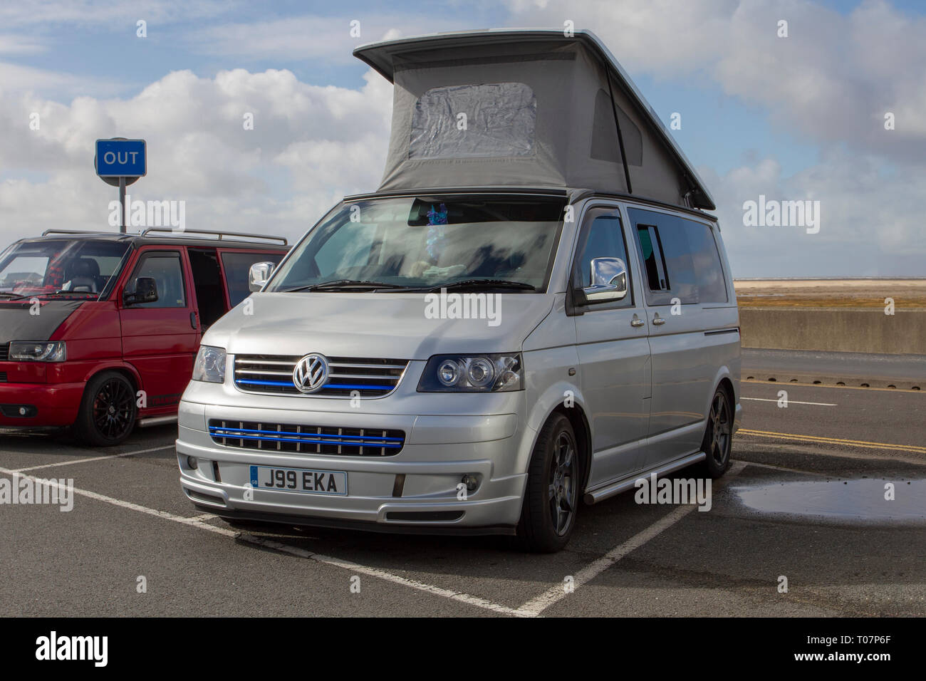 2006 Silber VW Transporter T30 130 TDI; Volkswagen Reisemobile, Pop Top Caddy, Transporter, Camper Vans, kombi, Kombi, Wohnmobil, Wohnmobil Umbau, Vee Dub, Umbauten, Mikrobus, Bus, Camper, VW Vans Stockfoto