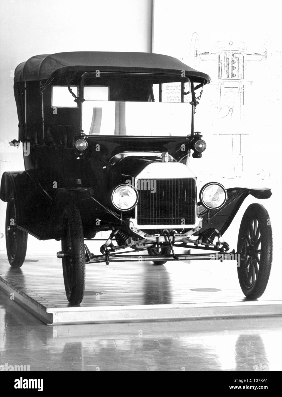 Transport/Verkehr, Autos, Fahrzeug Varianten, Ford Modell T 1916, Ansicht von vorne, Automobile Museum Turin, 1960er Jahre, Additional-Rights - Clearance-Info - Not-Available Stockfoto