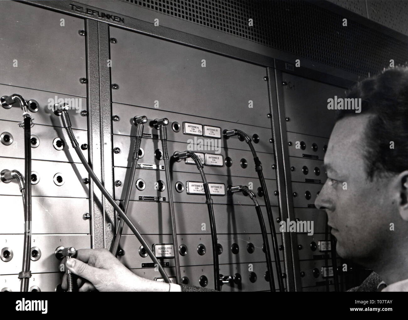 Technik, Elektrotechnik, Telekommunikation, Telefunken mittlerer Frequenz Schalttafel, Deutschland, 1950er Jahre, Additional-Rights - Clearance-Info - Not-Available Stockfoto