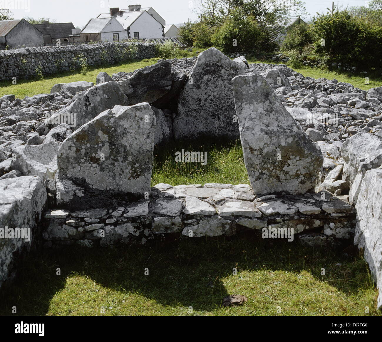 Vorgeschichte, Architektur, passage Tomb, ca. 4000 v. Chr., Creevykeel, County Sligo, Irland, Additional-Rights - Clearance-Info - Not-Available Stockfoto