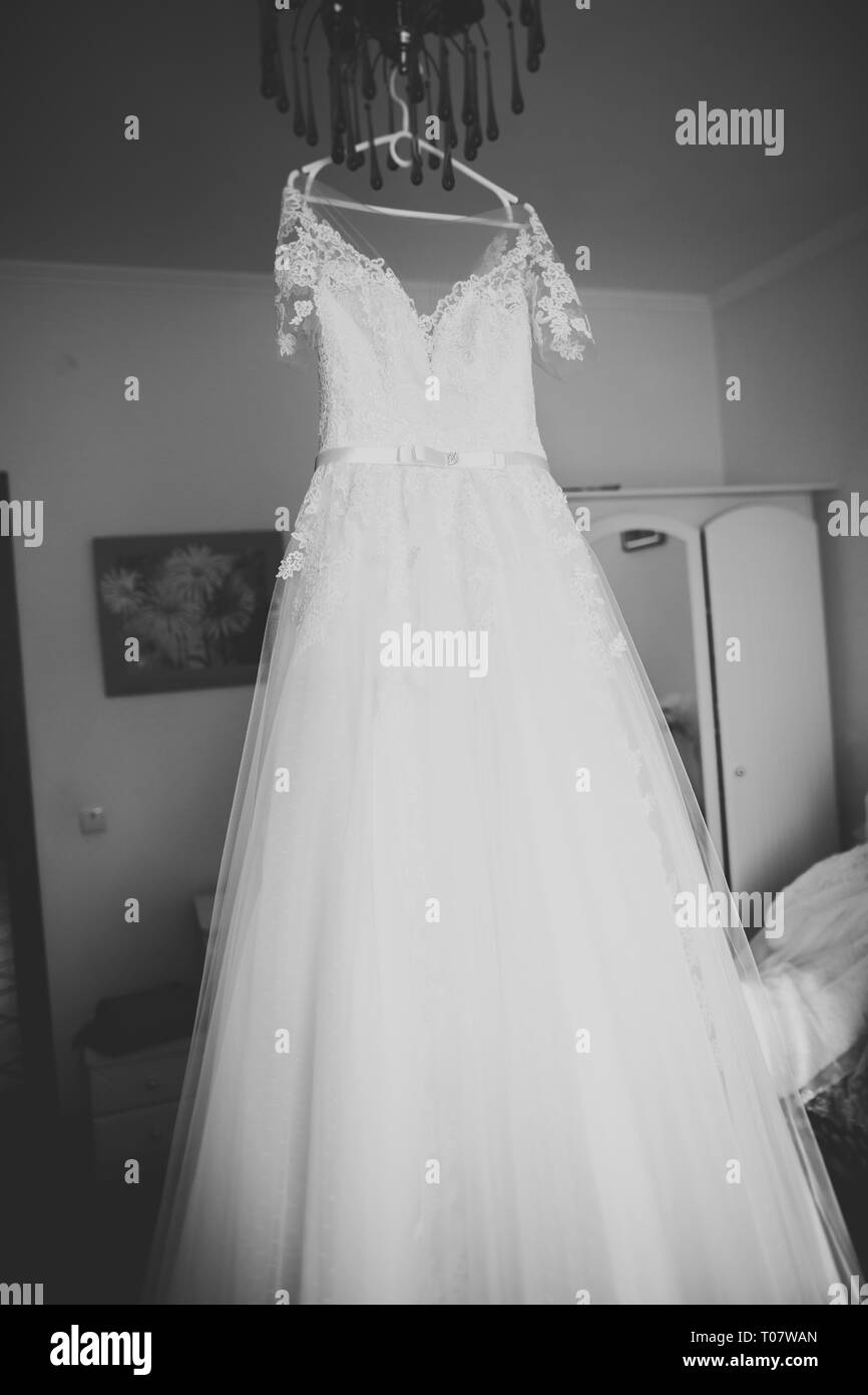Die perfekte Hochzeit Kleid im Zimmer der Braut Stockfoto