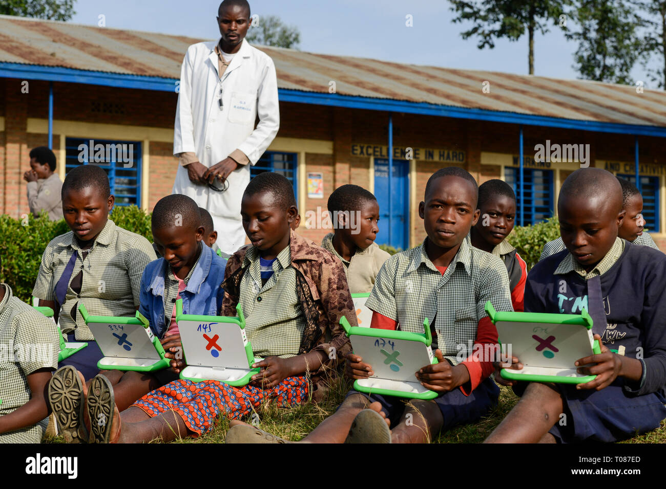 Einhundert Dollar Laptops Stockfotos und bilder Kaufen Alamy