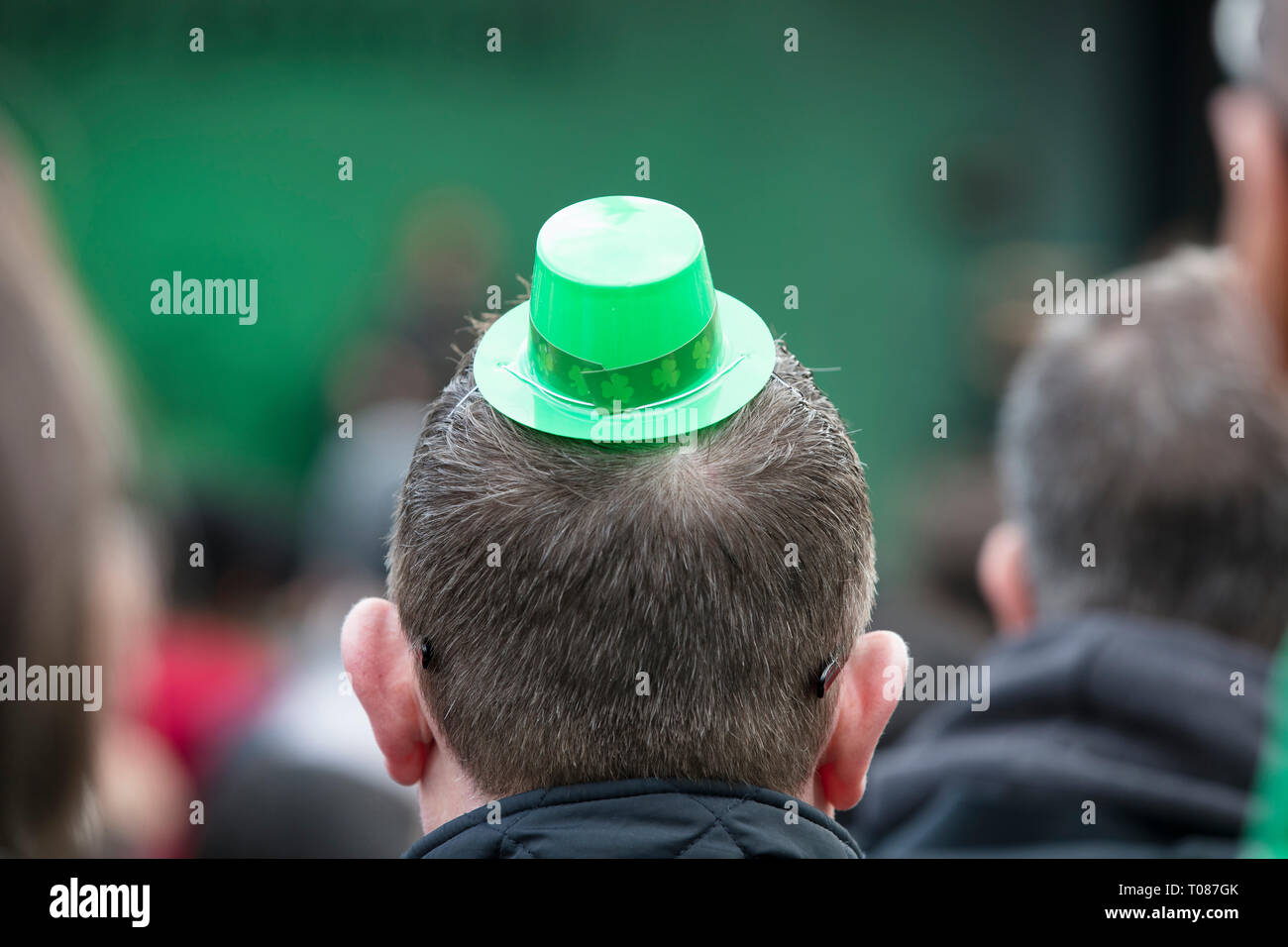 LONDON, UK, 17. März 2019: Die Menschen feiern St. Patrick's Day in London Stockfoto