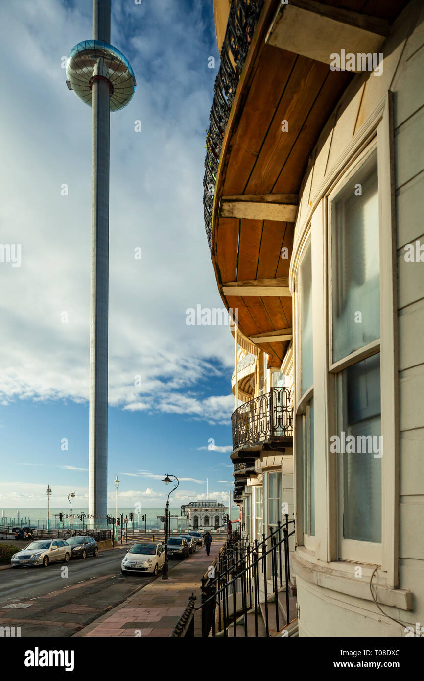 Morgen am Regency Square, direkt an der Meeresküste von Brighton, East Sussex, England. Stockfoto