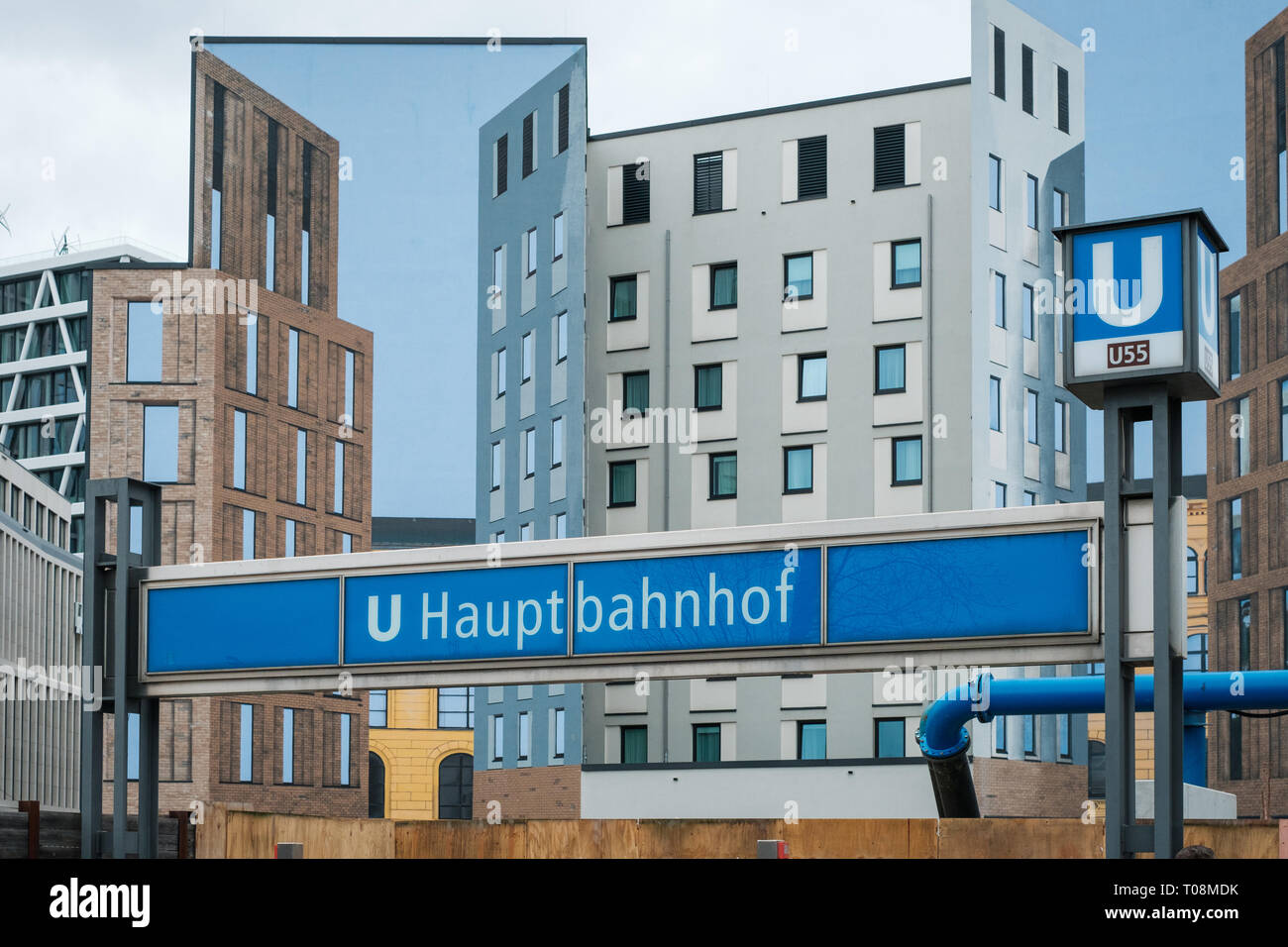 Berlin, Deutschland - März 2019: Metro/U-Bahnhof Zeichen der Hauptbahnhof in Berlin Stockfoto