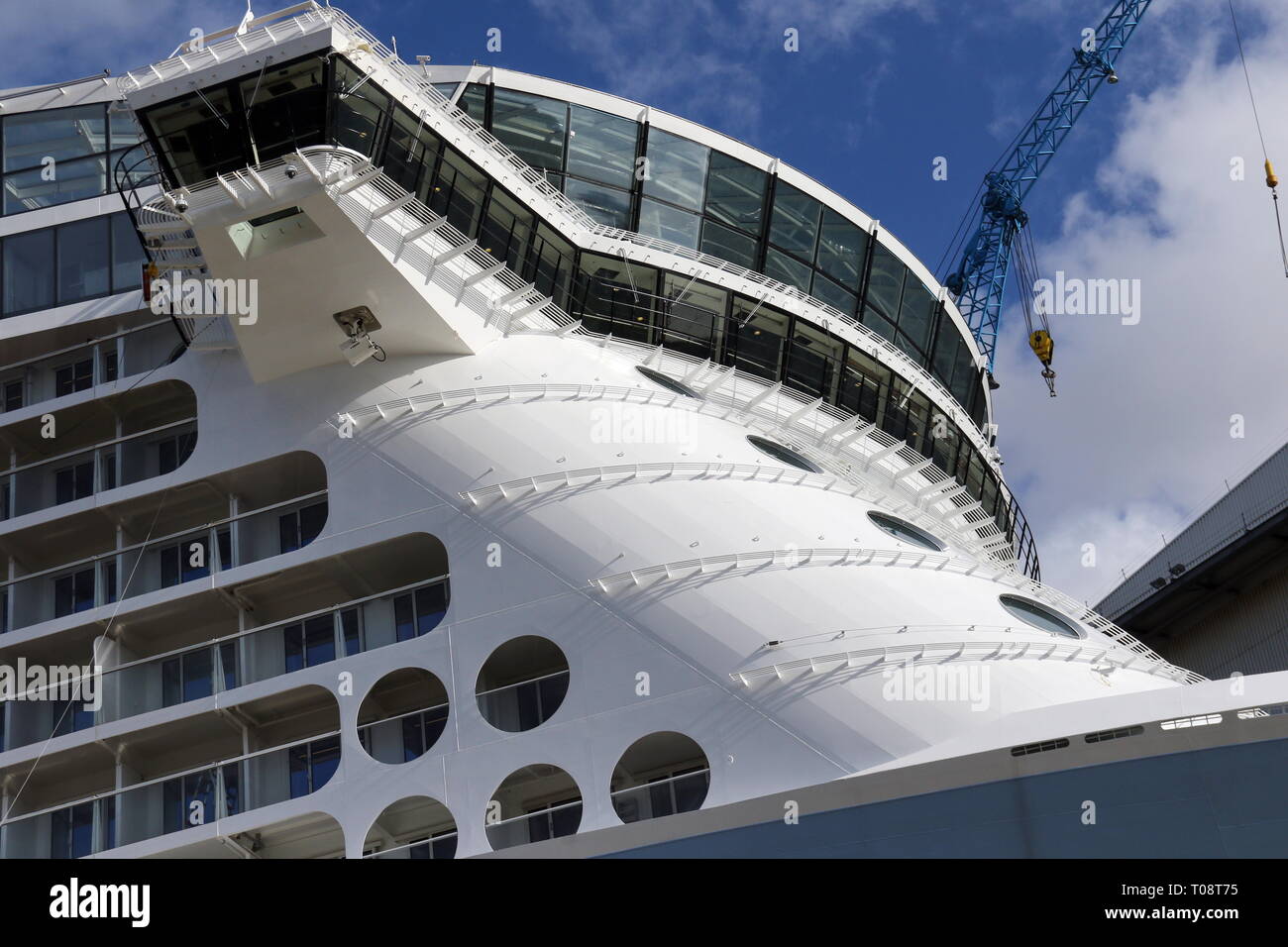 Das neue Kreuzfahrtschiff Spektrum der Meere ist am 17. März 2019 in Papenburg auf der Meyer Werft. Stockfoto