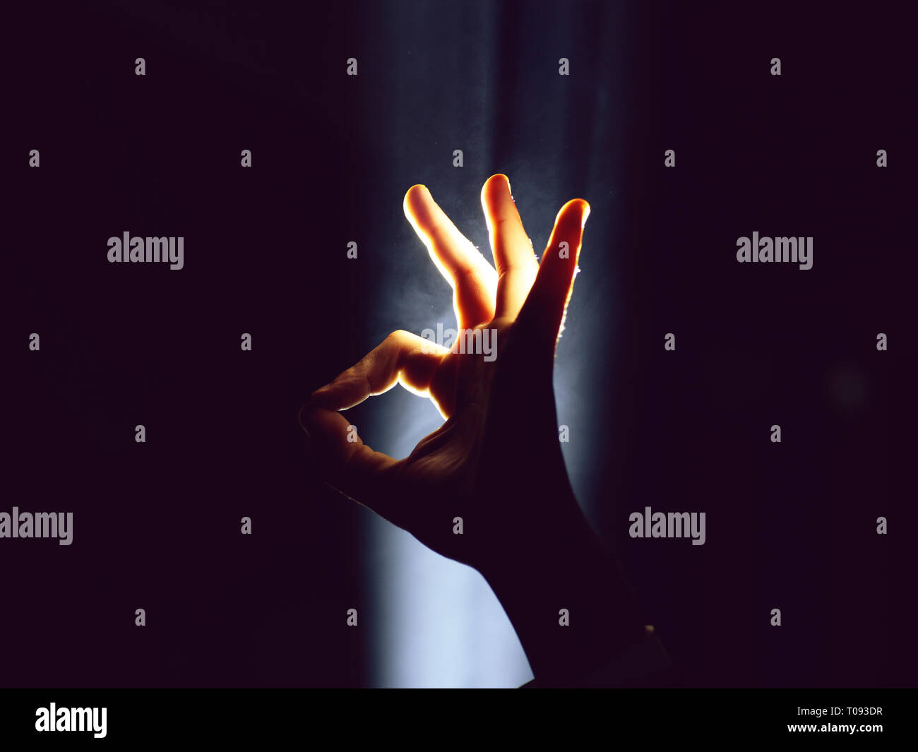 Hand Geste im Rampenlicht Stockfoto